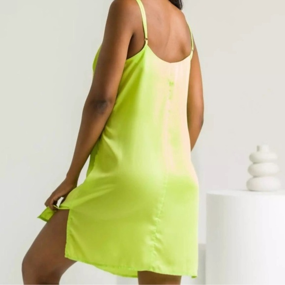 ETTITUDE SLIP DRESS bamboo loycell sateen S lime
NWT $150 - Picture 2 of 9